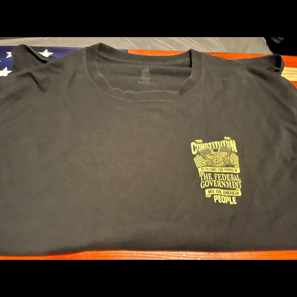 American constitution amendment T shirt front and back great condition